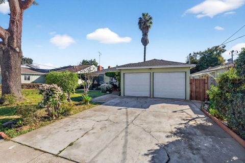 Tiny photo for 3052 Kentridge Drive, SAN JOSE, CA 95133 (MLS # ML82031206)