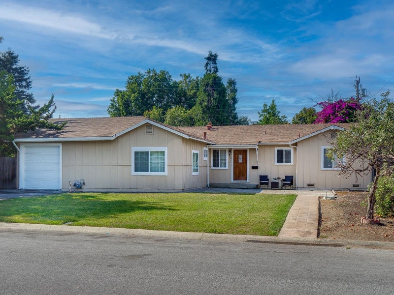 3210 Greentree Way