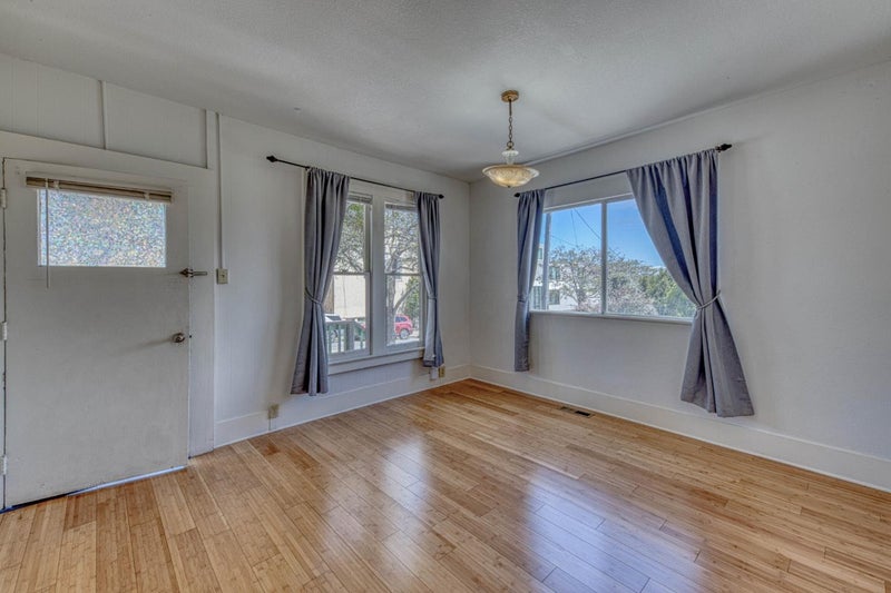 399 Hoffman Avenue