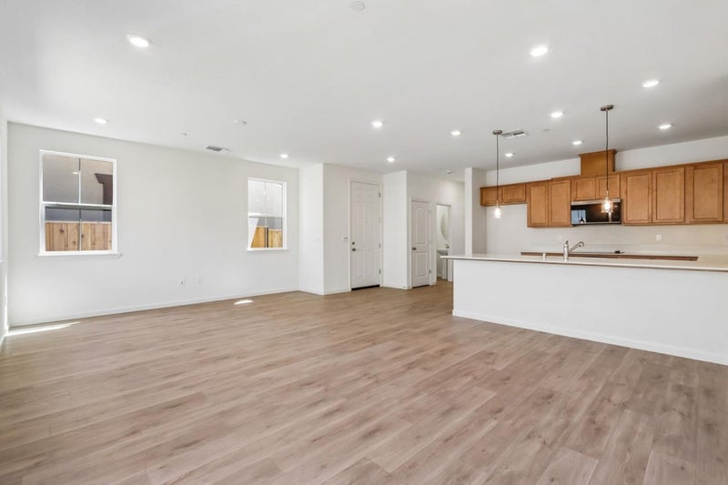 2221 Daisy Drive
