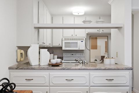 Tiny photo for 2140 Santa Cruz Avenue #E102, MENLO PARK, CA 94025 (MLS # ML82034431)