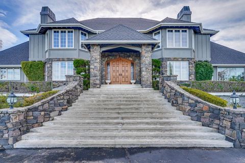 21697 Rainbow Drive CUPERTINO CA 95014