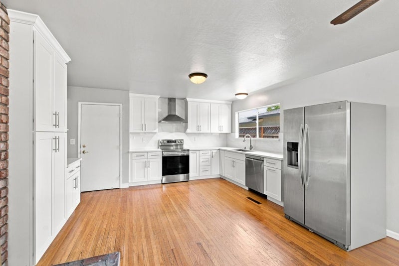 5284 Larchwood Drive