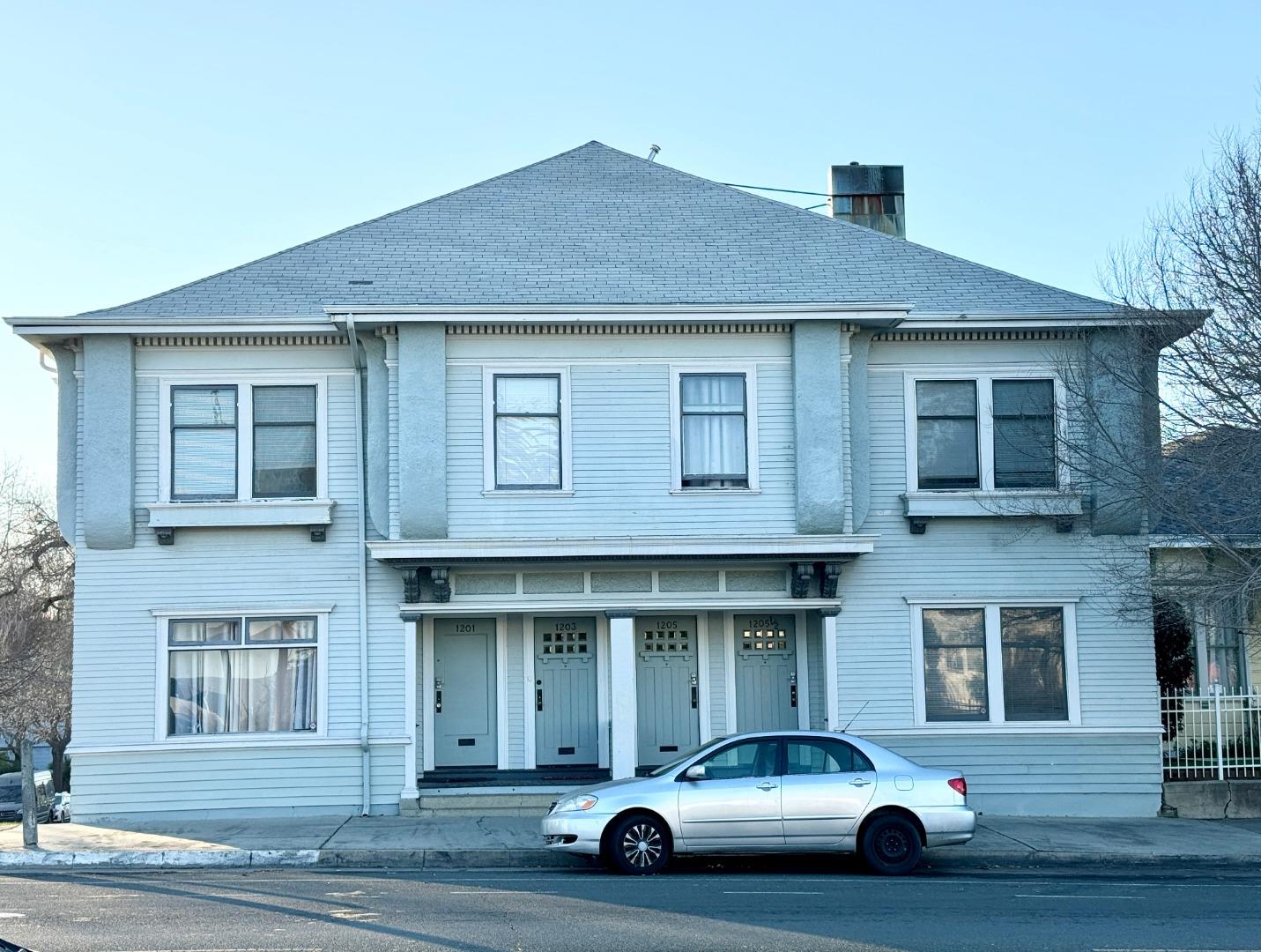 Listing image 2
