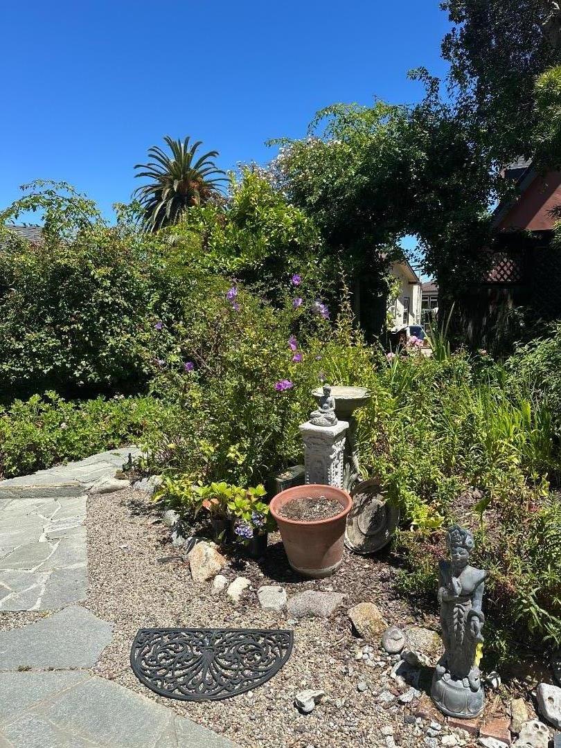 1033 Carmelo Street