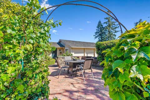 Tiny photo for 31 S Circle Dr DR, SANTA CRUZ, CA 95060 (MLS # ML82052231)