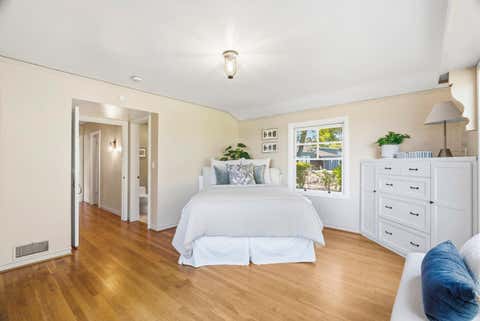 Tiny photo for 31 S Circle Dr DR, SANTA CRUZ, CA 95060 (MLS # ML82052231)