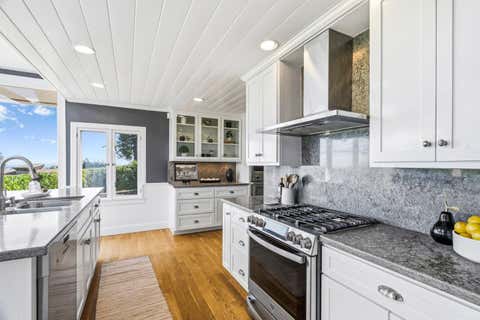 Tiny photo for 31 S Circle Dr DR, SANTA CRUZ, CA 95060 (MLS # ML82052231)