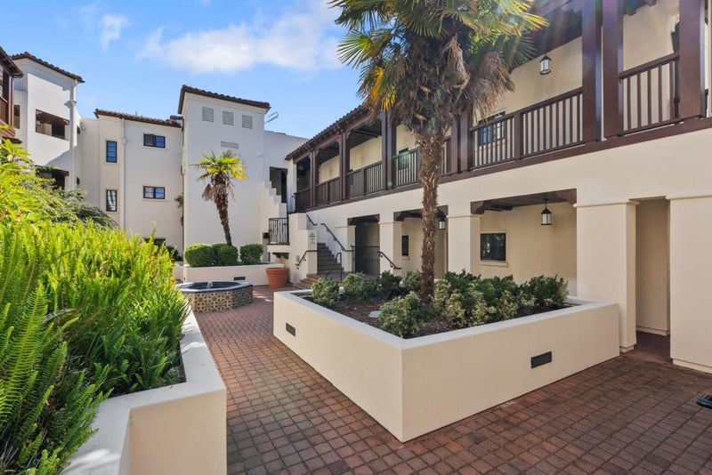244 View Street