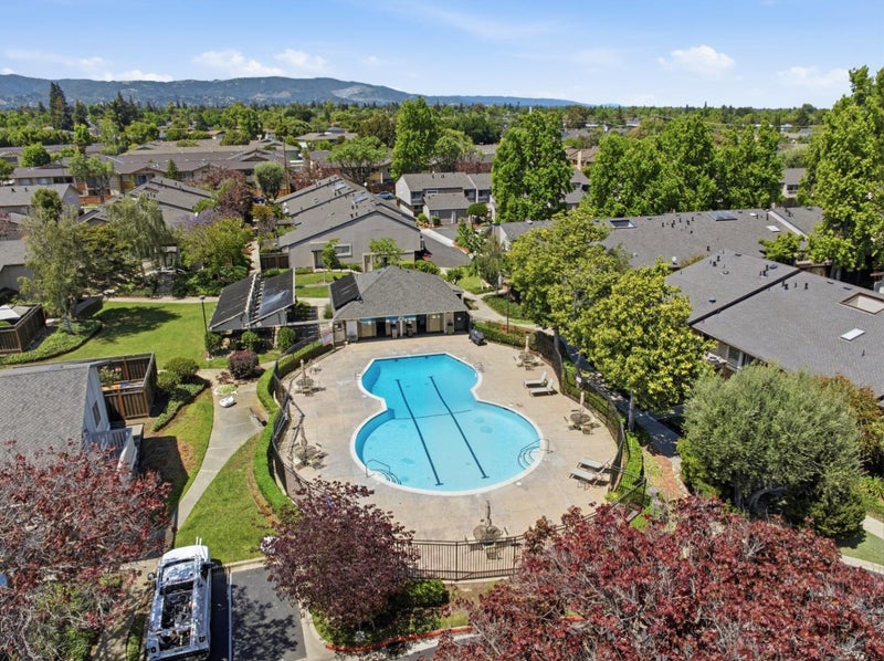 1387 Cherrywood Square