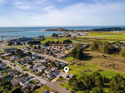 249 Sevilla Avenue, El Granada, CA 94018 - #: ML82033295