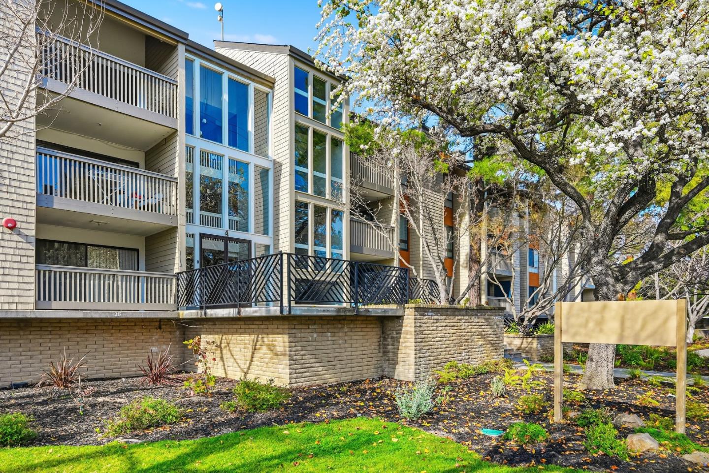 49 Showers Drive A139