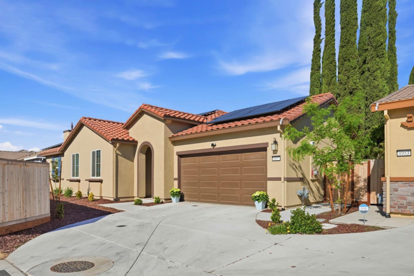 1957 Apiary Way
