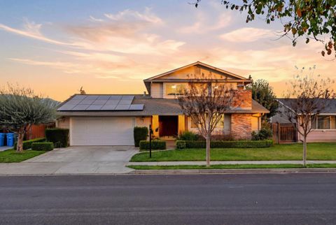 Photo of 7609 Santa Paula Drive, Gilroy, CA 95020 (MLS # ML82032336)