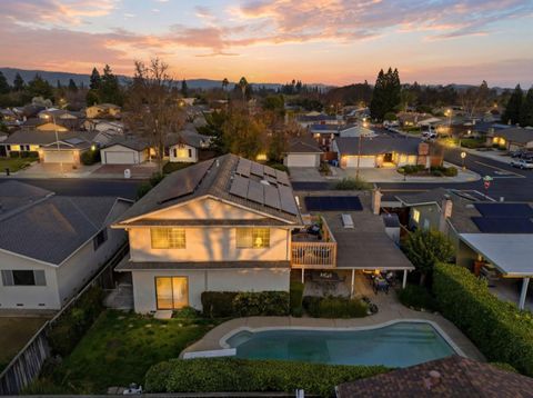 Tiny photo for 7609 Santa Paula Drive, Gilroy, CA 95020 (MLS # ML82032336)