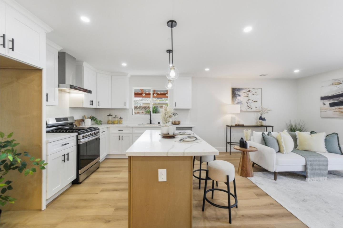 391 Gross Street