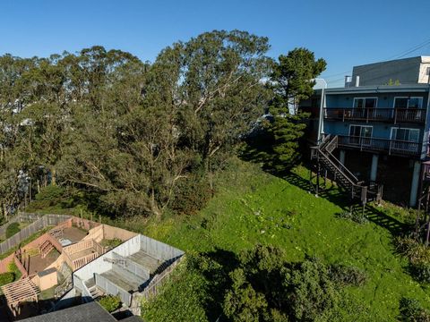 Tiny photo for 1 Head Street, SAN FRANCISCO, CA 94112 (MLS # ML82033915)