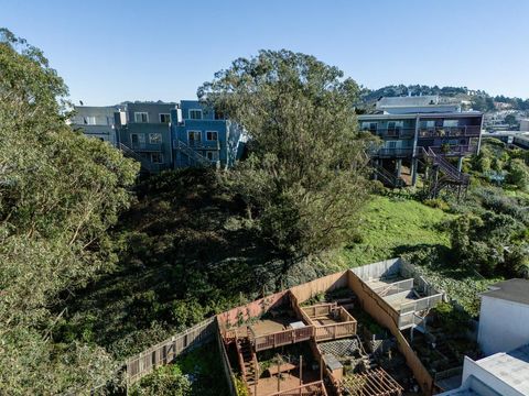 Tiny photo for 1 Head Street, SAN FRANCISCO, CA 94112 (MLS # ML82033915)