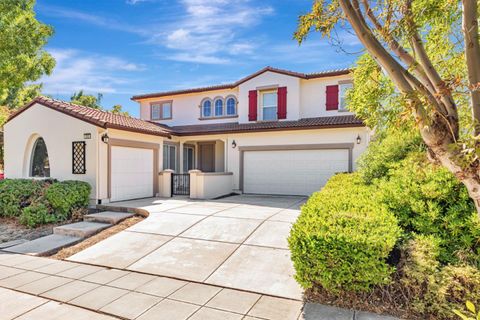 Photo of 202 W Fauna Avenue, MOUNTAIN HOUSE, CA 95391 (MLS # ML82024227)