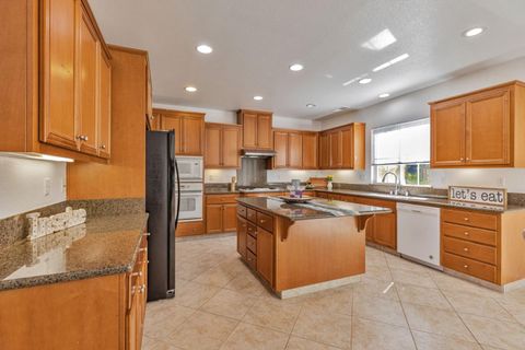 Tiny photo for 202 W Fauna Avenue, MOUNTAIN HOUSE, CA 95391 (MLS # ML82024227)