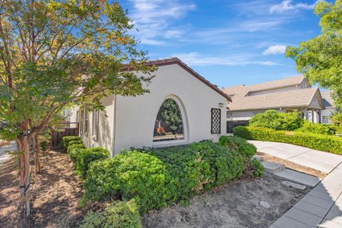 Tiny photo for 202 W Fauna Avenue, MOUNTAIN HOUSE, CA 95391 (MLS # ML82024227)