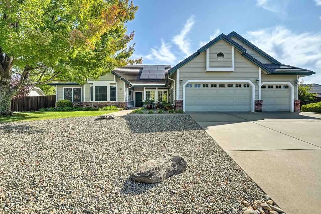 807 Mesa Vista Way