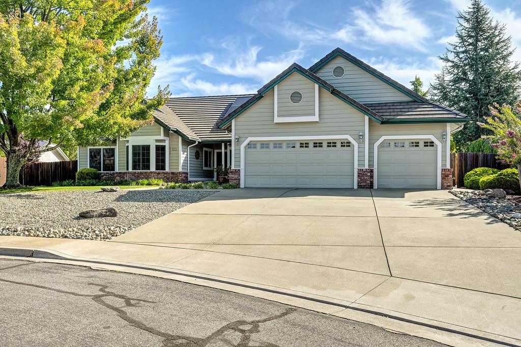 807 Mesa Vista Way