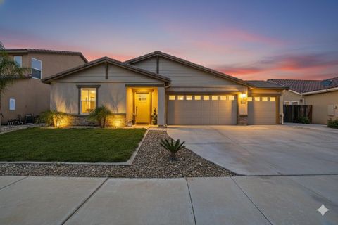 Photo of 1656 Thistle Lane, LOS BANOS, CA 93635 (MLS # ML82033845)