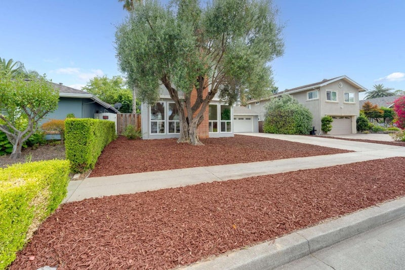 342 Avenida Arboles