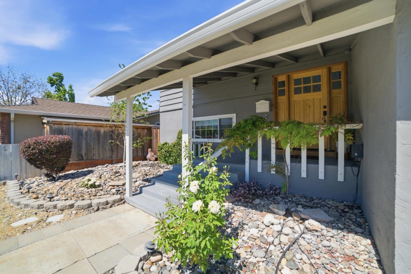 1567 Glencrest Drive