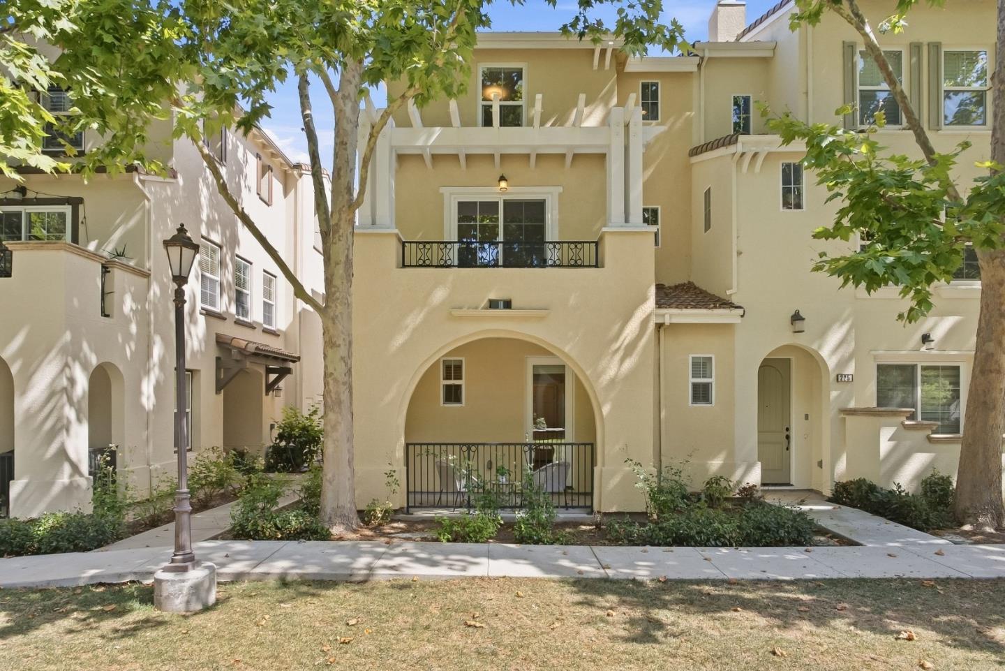 221 Dali Avenue