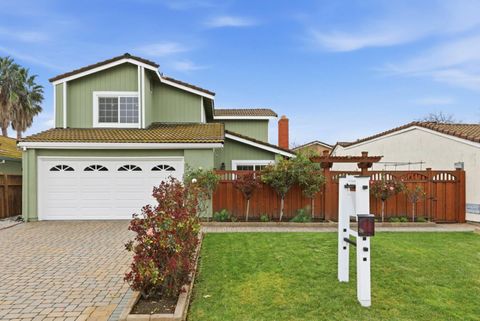 Photo of 5961 S Surf Court, SAN JOSE, CA 95138 (MLS # ML82035539)