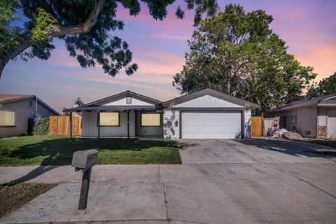 Photo of 101 Recht Street, HOLLISTER, CA 95023 (MLS # ML82047856)