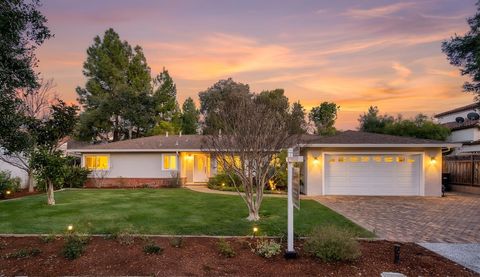 1065 Ray Avenue LOS ALTOS CA 94022