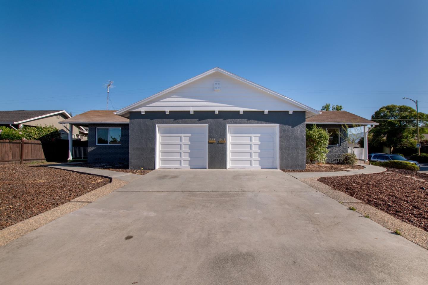 956 & 958 W Hacienda AVE