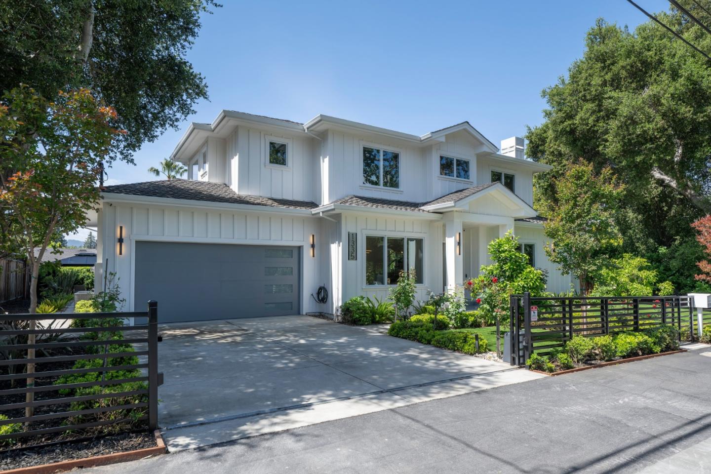 1335 North Lemon Avenue