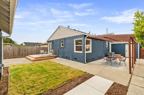 Tiny photo for 21476 Orange Avenue, CASTRO VALLEY, CA 94546 (MLS # ML82024775)