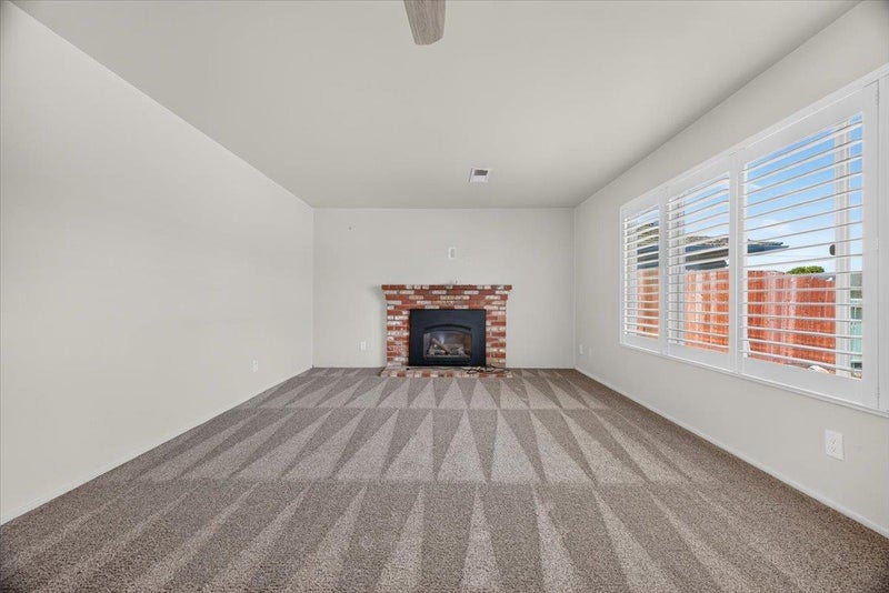 654 La Mesa Drive
