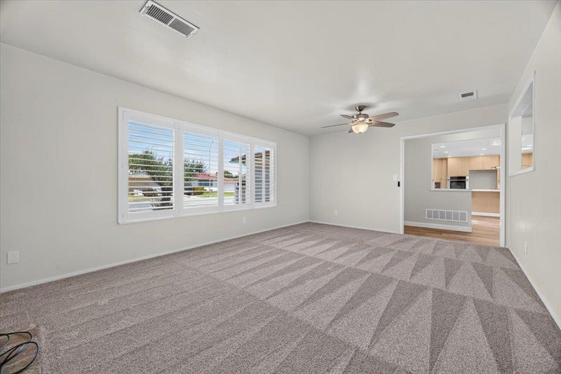 654 La Mesa Drive