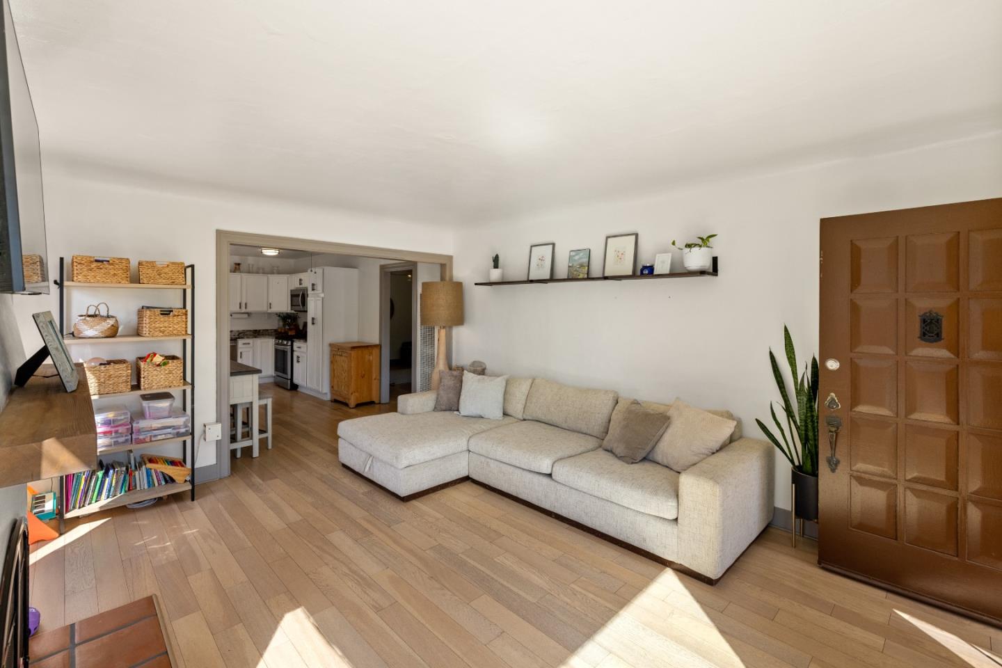 62 Buena Vista Street