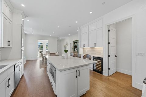 Tiny photo for 320 N Ellsworth Avenue, SAN MATEO, CA 94401 (MLS # ML82022130)