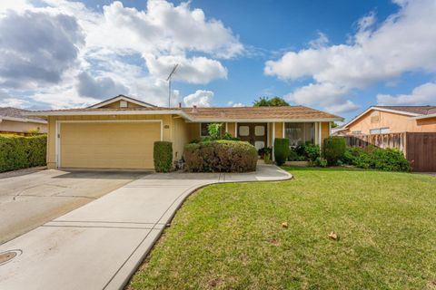 Photo of 2980 Remington Way, SAN JOSE, CA 95148 (MLS # ML82038557)