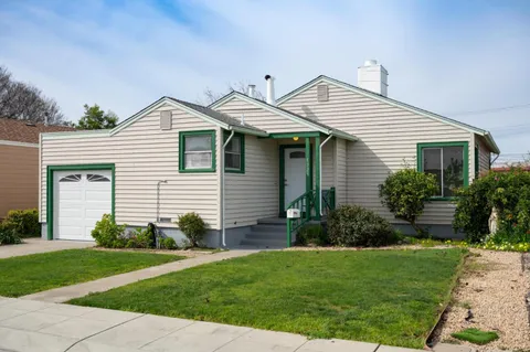 1729 Cypress Avenue, San Mateo, CA 94401 - #: ML82036455
