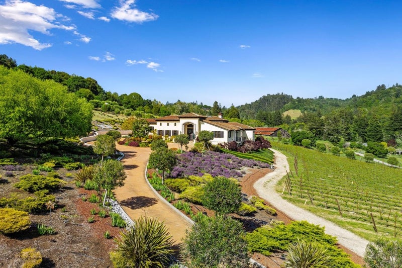 220 Falcon Hill