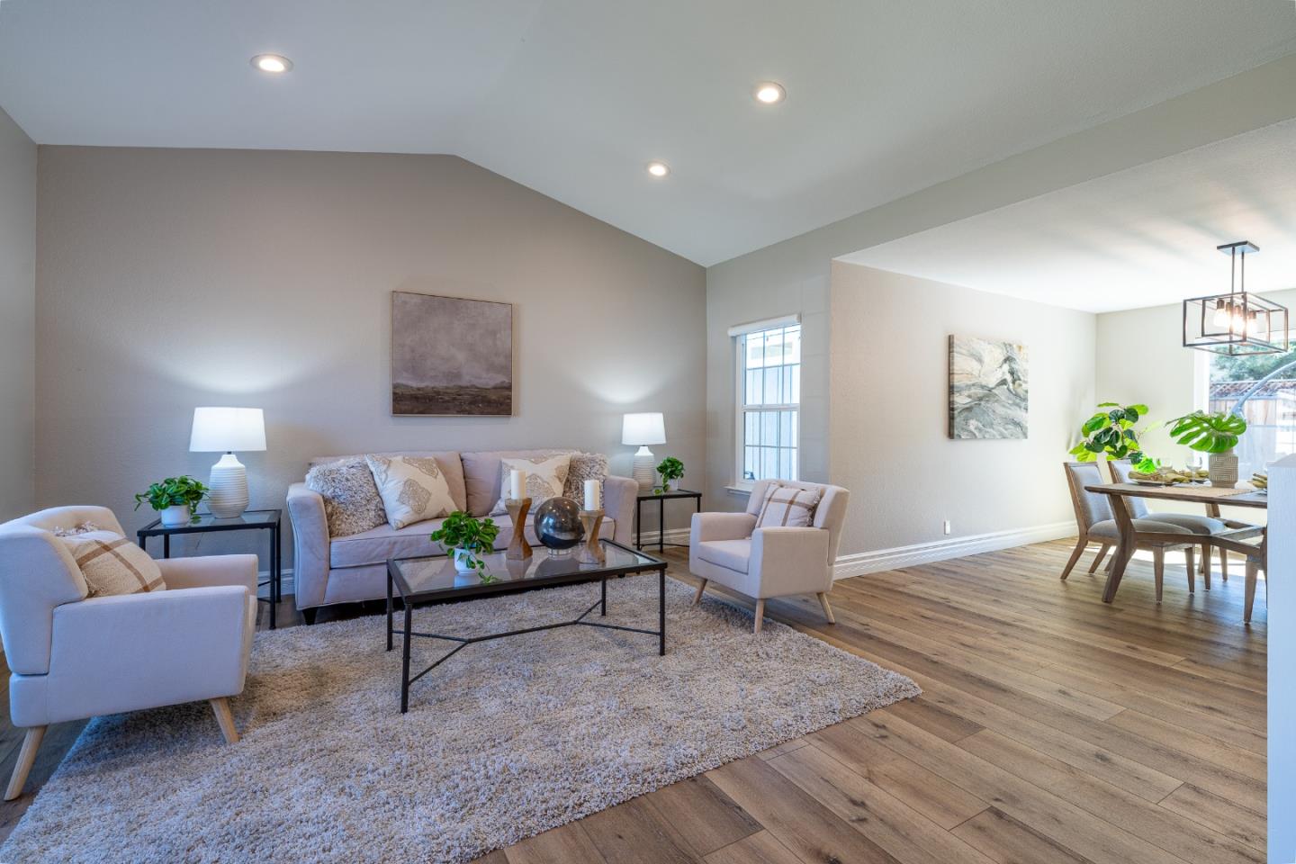 15915 La Escuela Court