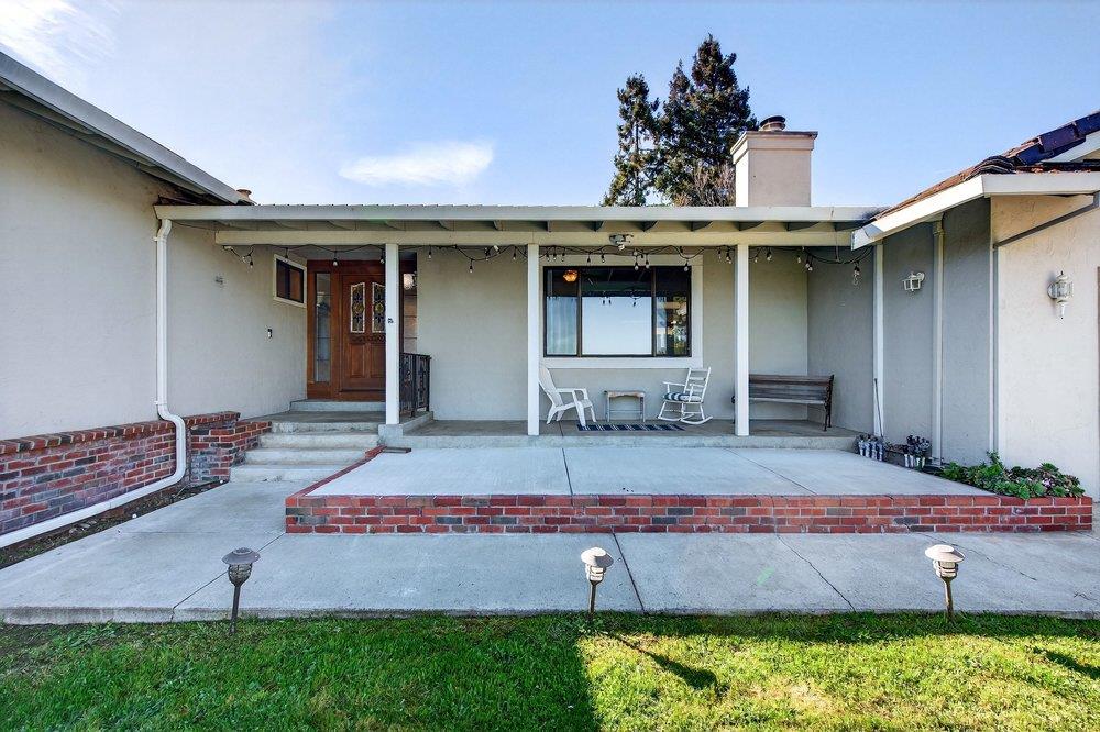 913 Ridgemark Drive