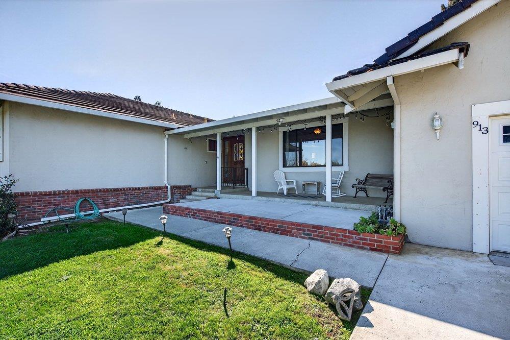913 Ridgemark Drive