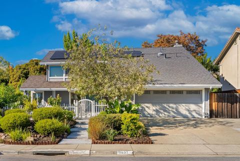 Photo of 2837 Mantis Drive, SAN JOSE, CA 95148 (MLS # ML82024185)