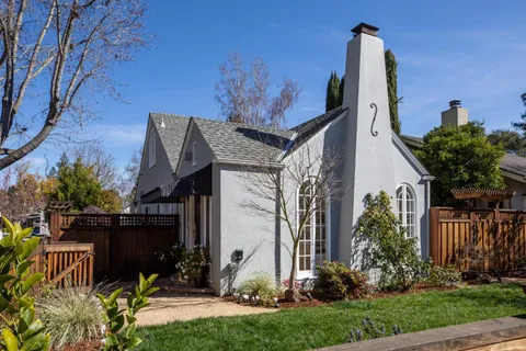 660 Hawthorne Avenue, Palo Alto, CA 94301 - #: ML81995672