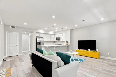 633 Clover Circle, Milpitas, CA 95035 - #: ML82057758